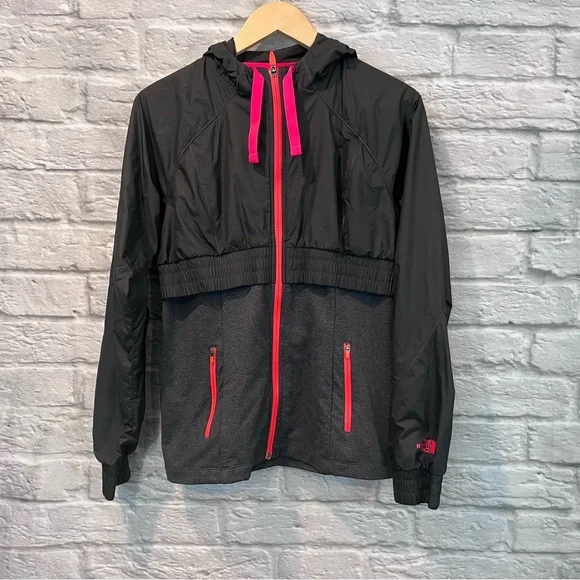 The North Face Women’s Medium Grey & Pink Sanctuary Wind Breaker Jacket - Picture 2 of 12